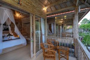 Hellys Secret Garden Cottage