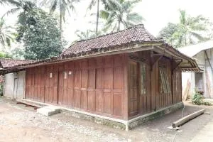 Homestay Mbah Parni - Вонособо