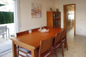 AT083 Bonita casa con piscina y barbacoa, zona muy tranquila