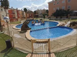 APARTAMENTO NUEVO CON PISCINA EN EL CAMPO DE GOLF MOSA TRAJECTUM - Baños y Mendigo