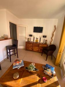 Charmant 2 Pièces Vue sur Mer et MONTE-CARLO à ROQUEBRUNE CAP MARTIN