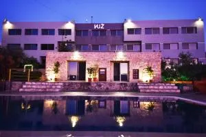 VU'Z Hotel - Ḩālāt