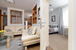 Metro Ratusz Arsenał Apartment