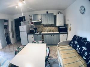 Appartements AS16106 - Studio centre ville avec parking prive : photos des chambres