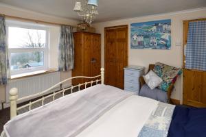 Double Room with Shower room in Vine Cottage