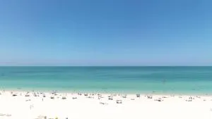 Steps Away from the Soft, White, Sandy Beaches of Beautiful Marco Island!! - Henry Key