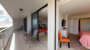 Views Stretching Down Entire Beach I Stunning Beachfront 2 Bed Condo