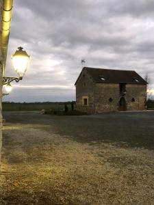 Maisons de vacances MAISON DE VACANCES AVEC PISCINE INTERIEURE - Le Grand Champagne : photos des chambres