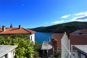 App with beautiful sea view,AC,WiFi 229