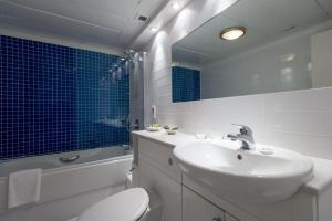 One-Bedroom Apartment room in 9 Hertford Street