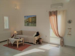 Oniropagida Family Apartment Andros Greece