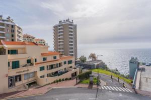 FLH Funchal Balcony Apartment with Sea View