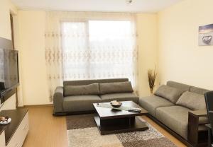 ESSENCE OneBedroom Apartment w Parking Terrace