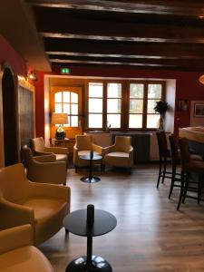 Hotels Logis L'Hotel D'Arc : photos des chambres