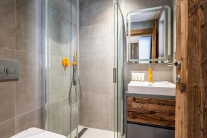 Chalets Le Globe Argentiere Chamonix - by EMERALD STAY : photos des chambres