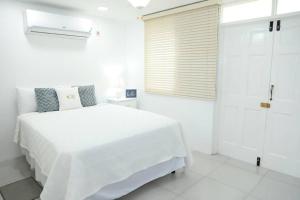 Choose To Be Happy at Valencia - Studio Apartment