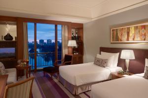 Chatrium Hotel Royal Lake Yangon