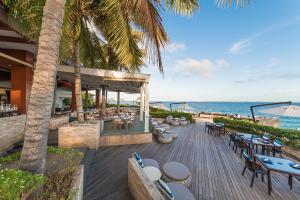Restaurant, Crimson Resort and Spa Mactan, Cebu in Cebu
