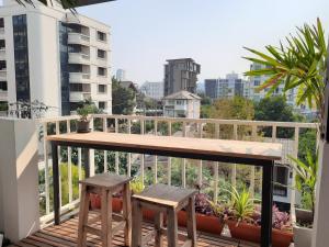 Pingplalee Female House