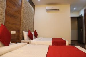 hotel black diamond Zirakpur bus stand