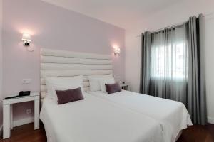 Twin Land View Room without Balcony room in Vila Sao Vicente Boutique (Adults Only)