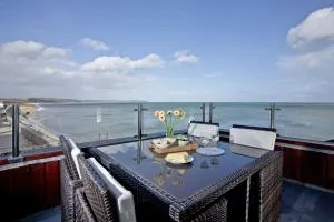 6 At The Beach, Torcross - Stokenham