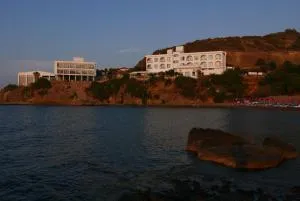 E.J. Pyrgos Bay Hotel - Limnitis