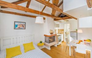 City Walls by Irundo