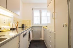 Viktoria B32 by Arosa Holiday