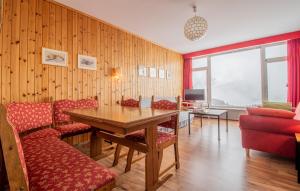 Viktoria B32 by Arosa Holiday