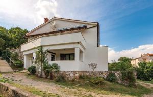 Apartments Damir with Sea View 