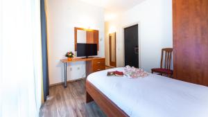 Standard Single Room with Balcony room in Hotel Vis