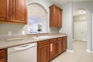 Beautiful Vista Cay Condo, Near I-Drive