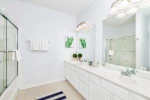 Updated Vista Cay Townhome, 10 min from Universal