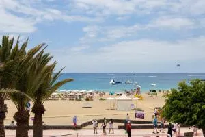 Apartamento en primera linea de playa con aire acondicionado - Arona