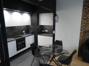Black&White Apartment Bis - Małe Garbary 8