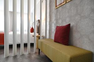 Famous Crows Lisbon Suites