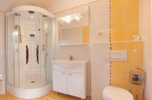 Apartments by the sea Supetarska Draga - Gonar, Rab - 16738