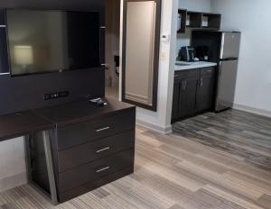 One-Bedroom King Suite room in Holiday Inn Express Hotel & Suites Conover - Hickory Area an IHG Hotel