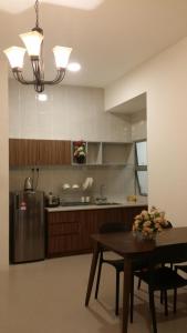 Barrington Square 2 Rooms Apartment at Golden Hill Night Market