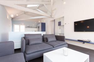 Top floor2 beds wsea wiew
