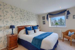 45 Guthrie Court, Fantastic top floor apartment next to Gleneagles