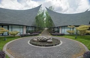 Hanoman Hotel Kota Batu - Junggo