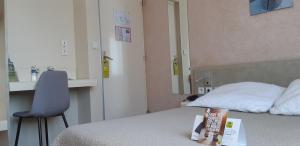 Hotels Logis Arcombelle : photos des chambres