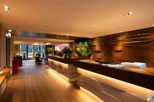 HOTEL illuster - Urban & Local