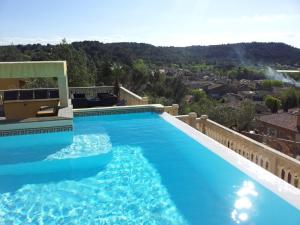 Appartements vue panoramique avec piscine et jacuzzi : photos des chambres