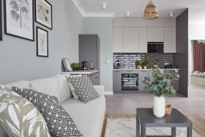 Metro Imielin Apartments