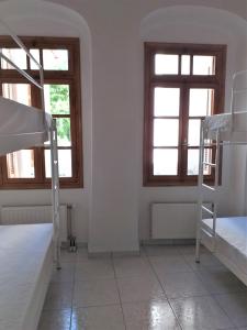 Backpackers & Travelers Central old town