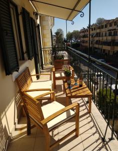The Bluehouse - Spacious top floor flat with parking, by Mon Repos beach
