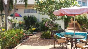 Butterfly Garden, A Boutique Residence
